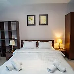 דירה Barrique 24 - Breakfast Delivered & Minibar - Free Parking -Officially Classified Guesthouse בראשוב