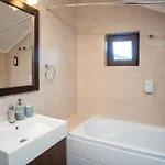 Barrique 24 - Breakfast Delivered & Minibar - Free Parking -Officially Classified Guesthouse *