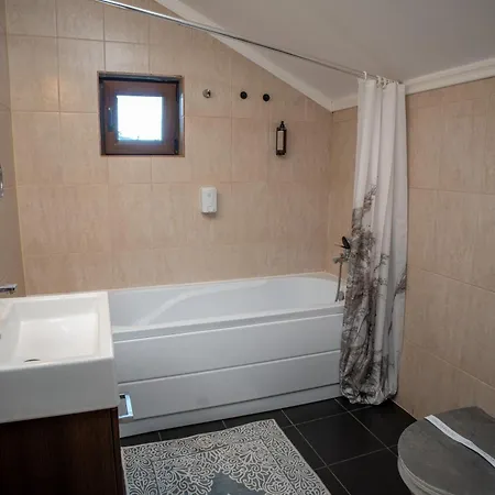 Barrique 24-4 - Breakfast Delivered & Minibar - Free Parking -officially Classified شقة *