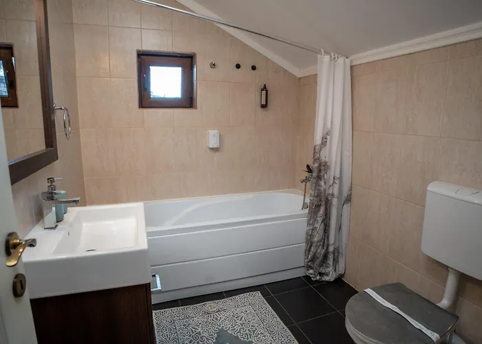 Barrique De Mijloc 85 Брашов